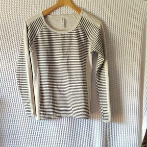 Kyodan Creme/Grey Striped Long Sleeve Atheticwear Top Heavier Material Like New